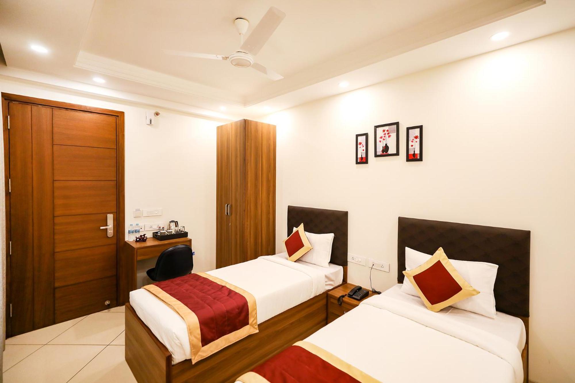 Fabhotel La Paz Stay B&B Ню Делхи Екстериор снимка